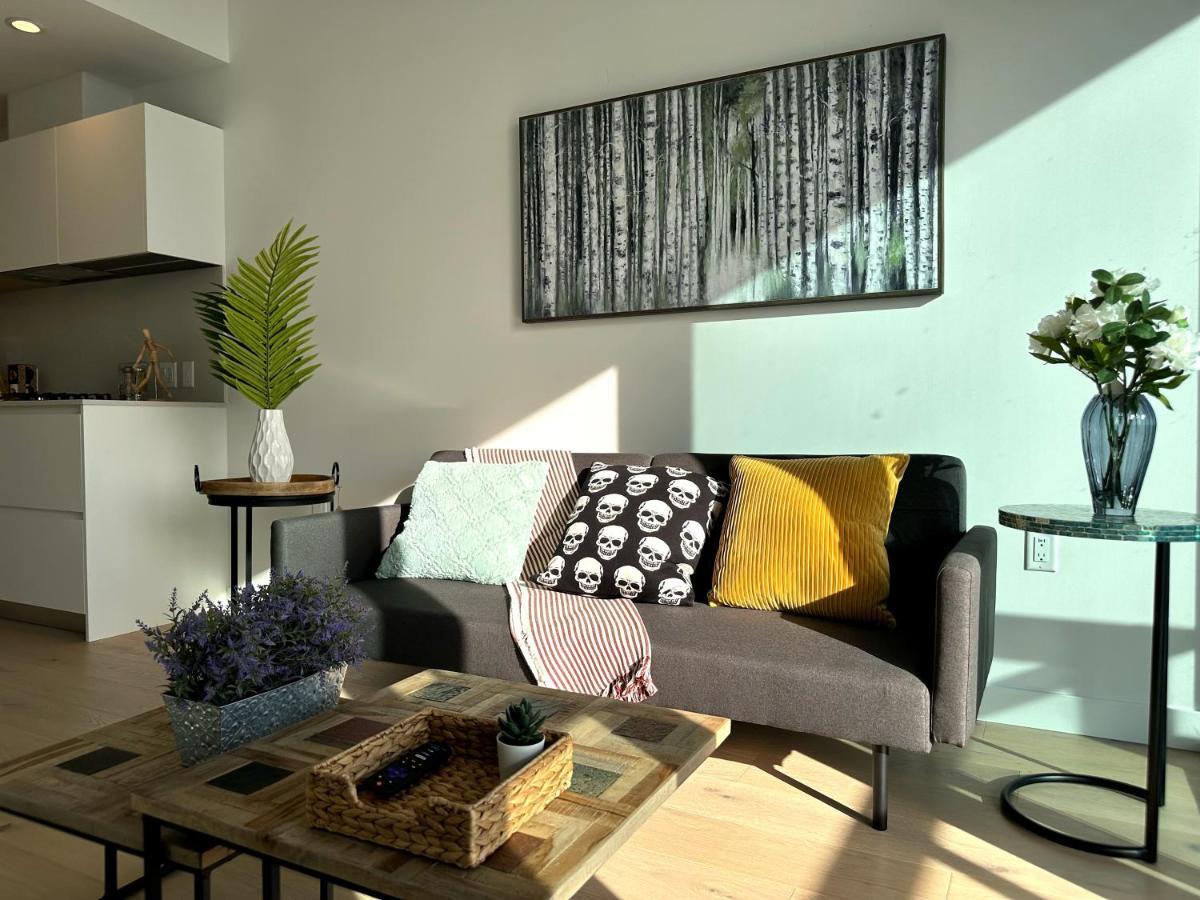 Metro Central Incredible Stylish & Cozy Burnaby Exterior foto