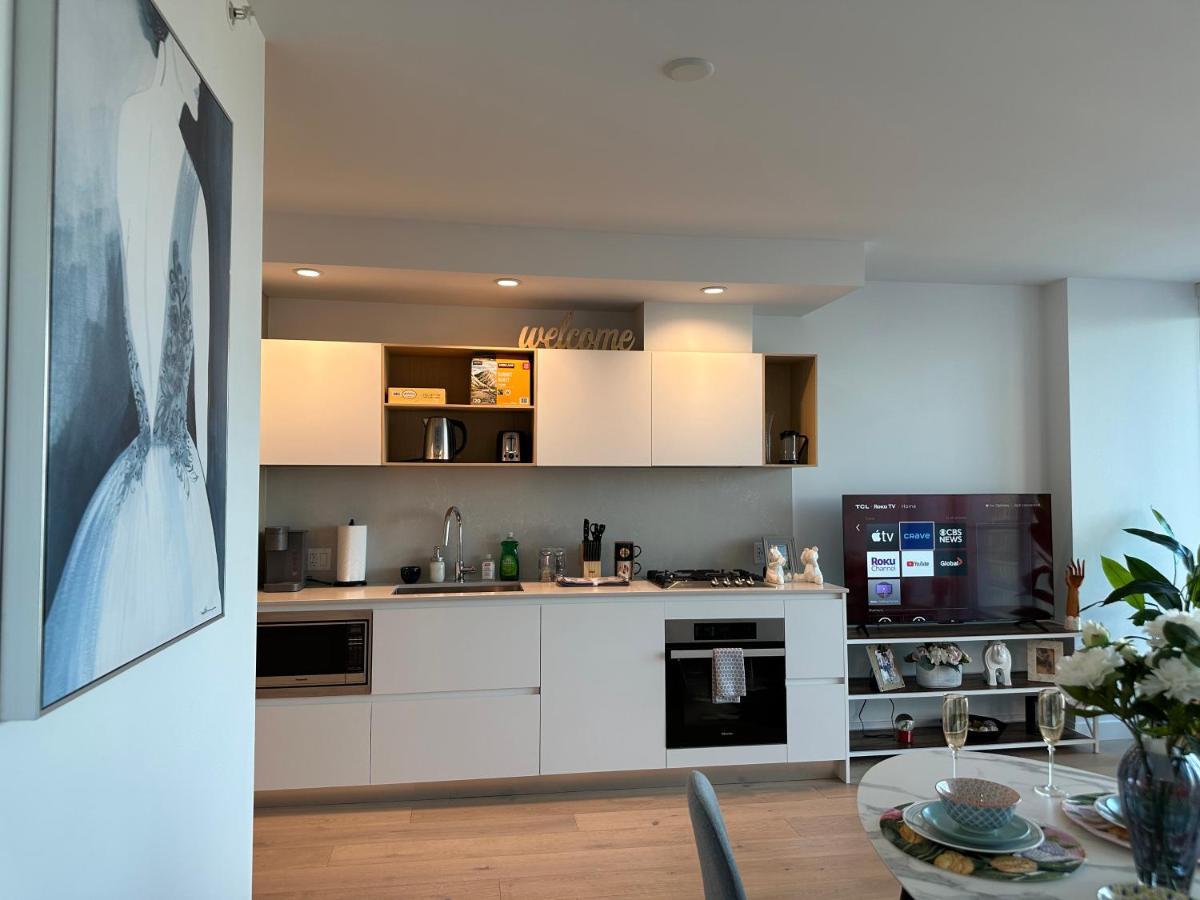 Metro Central Incredible Stylish & Cozy Burnaby Exterior foto